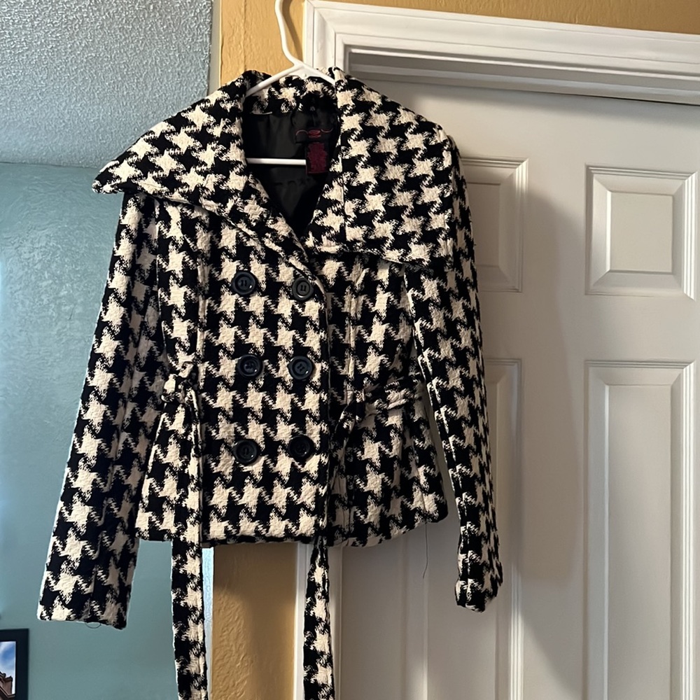 Coat - Picture 3 of 5